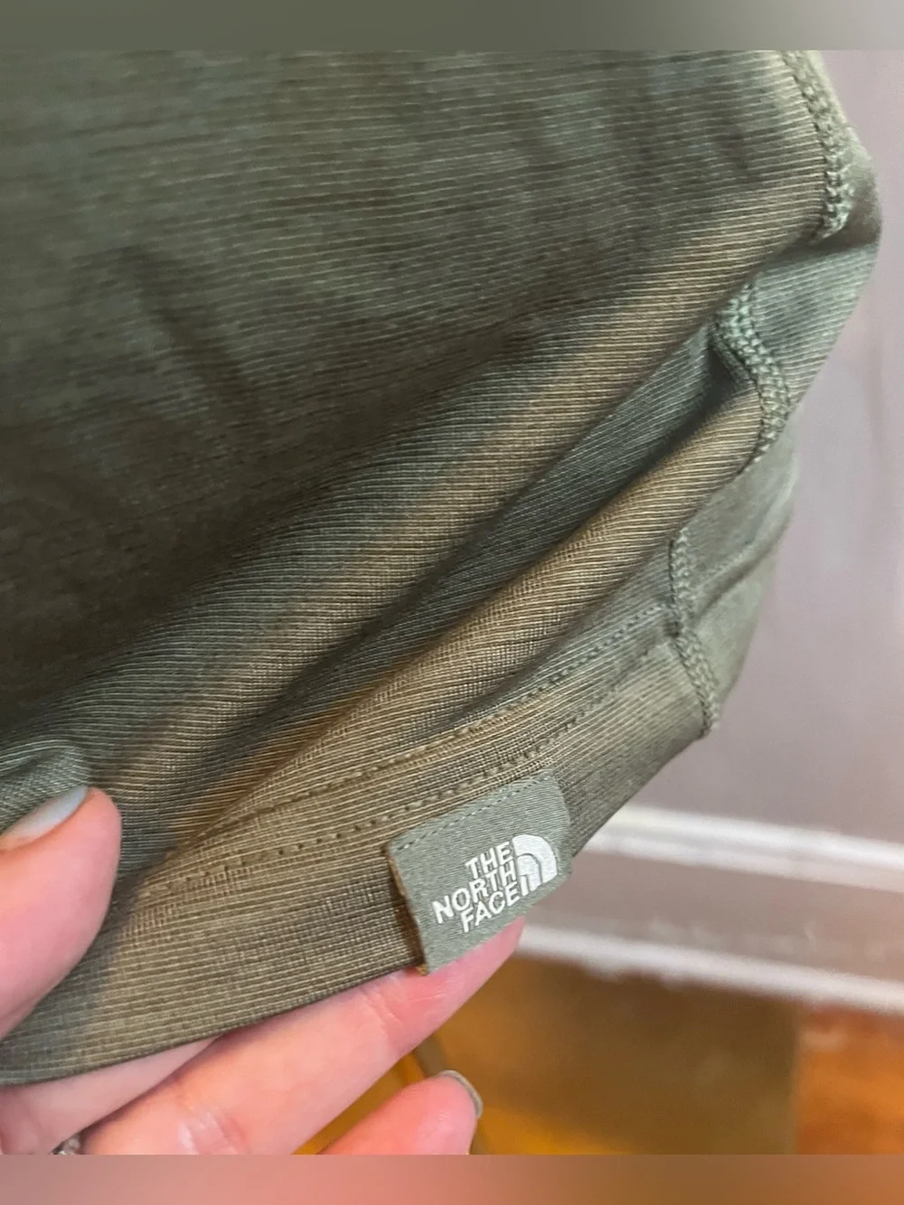 The North Face Flashdry V Neck Short Sleeve Olive Green Women’s Shirt Size M - Picture 4 of 9